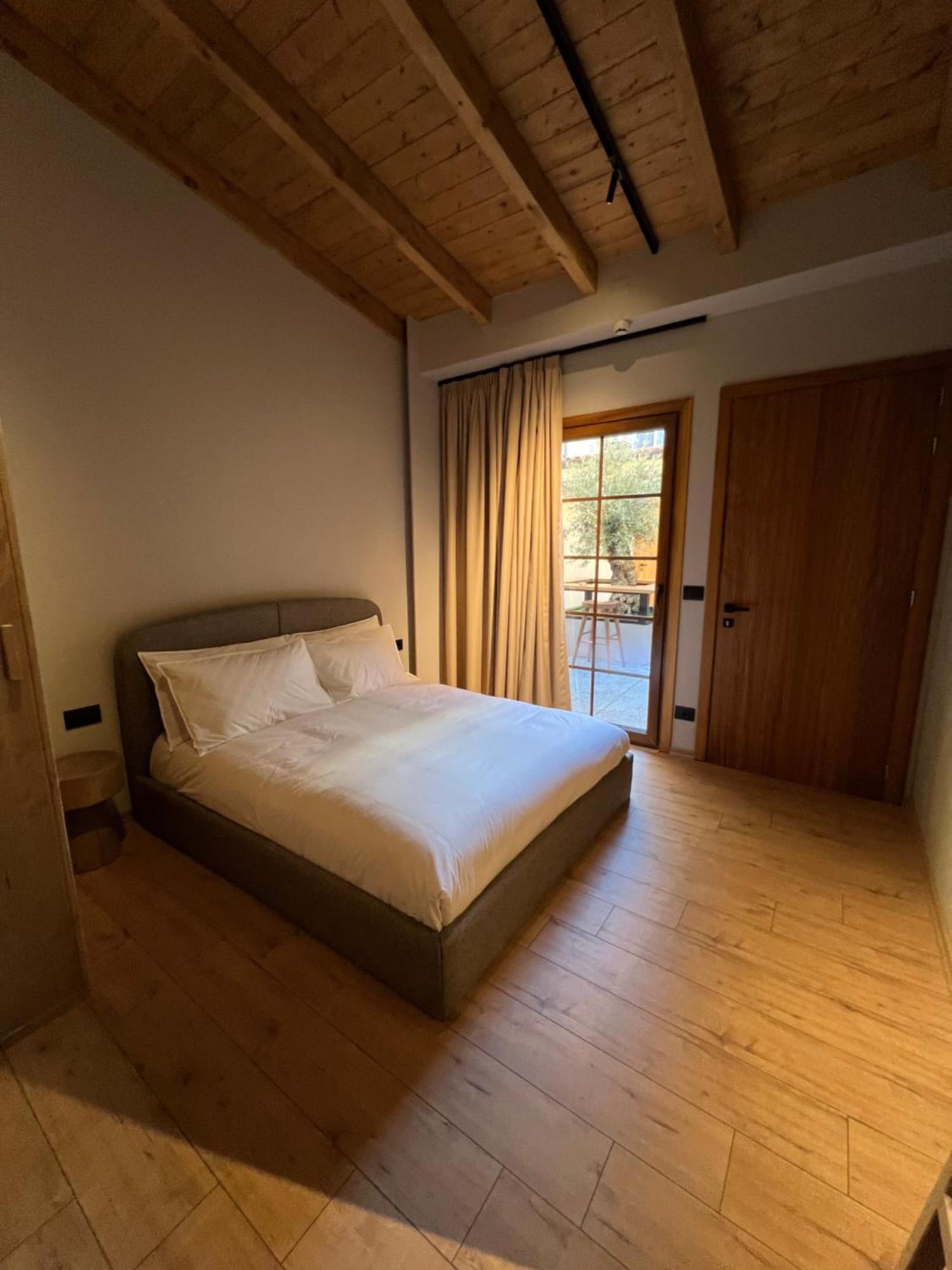 Faces & Places Boutique Hotel Tirana Extérieur photo