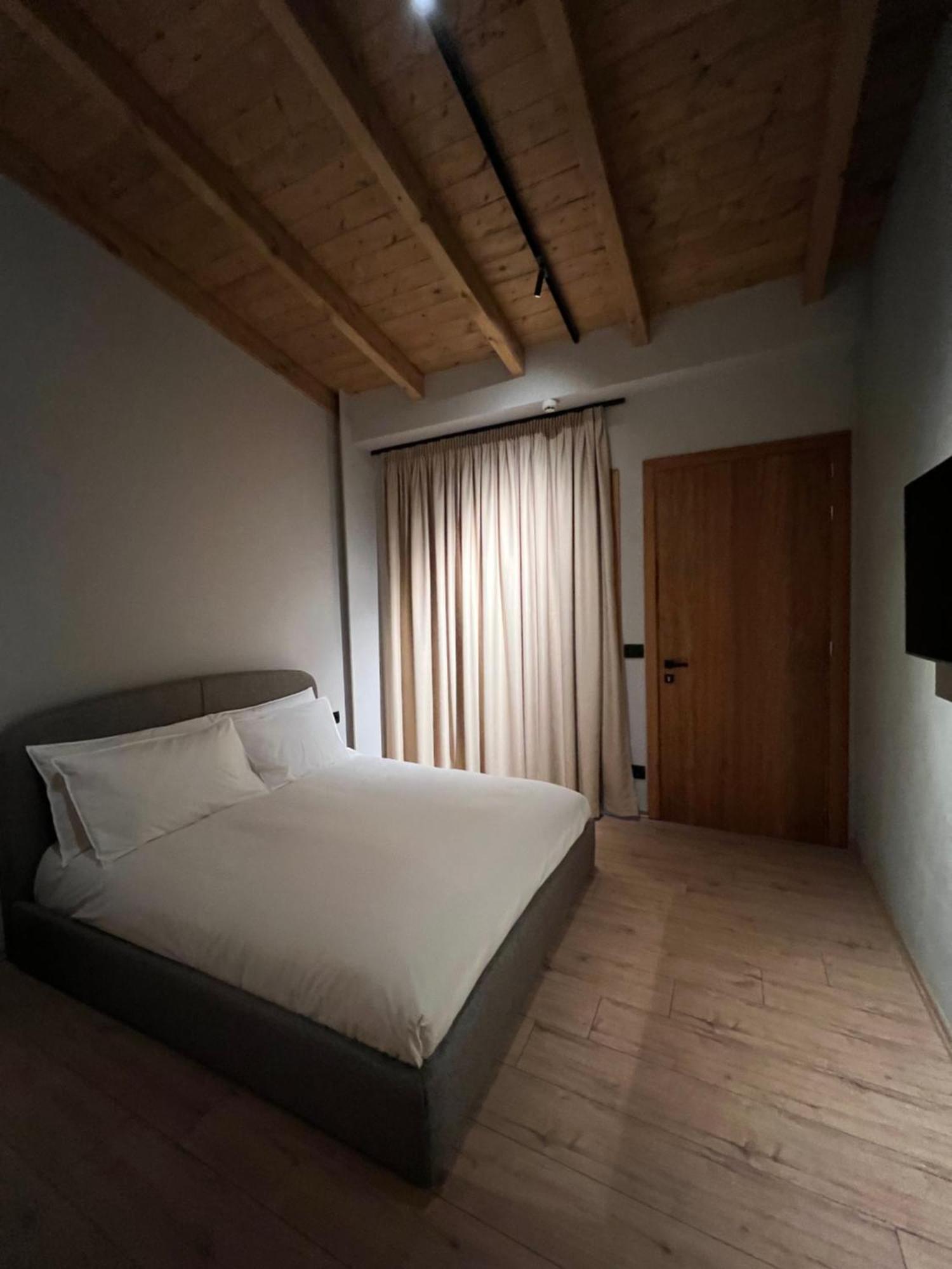 Faces & Places Boutique Hotel Tirana Extérieur photo