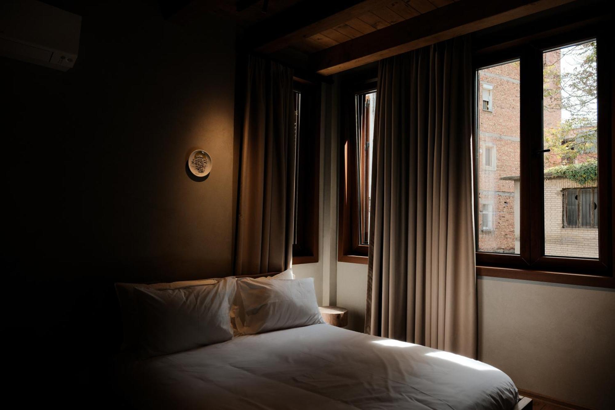 Faces & Places Boutique Hotel Tirana Extérieur photo