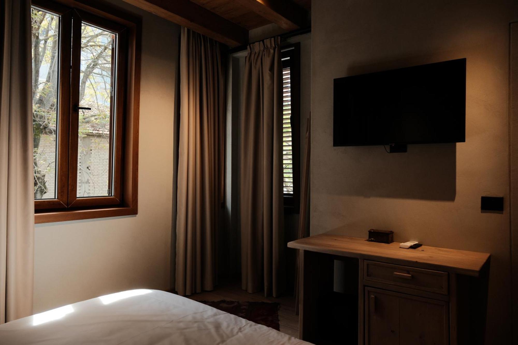 Faces & Places Boutique Hotel Tirana Extérieur photo