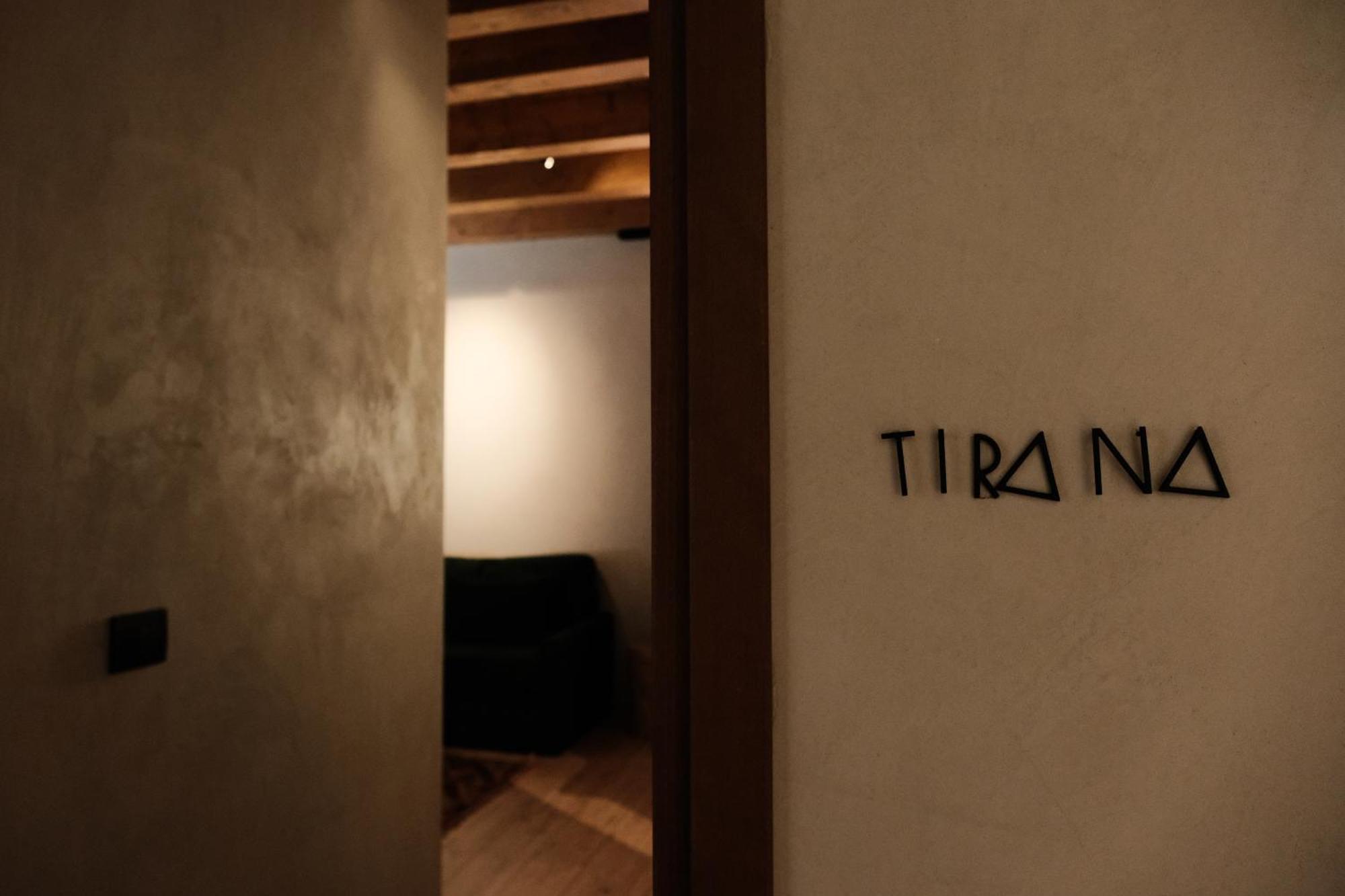 Faces & Places Boutique Hotel Tirana Extérieur photo