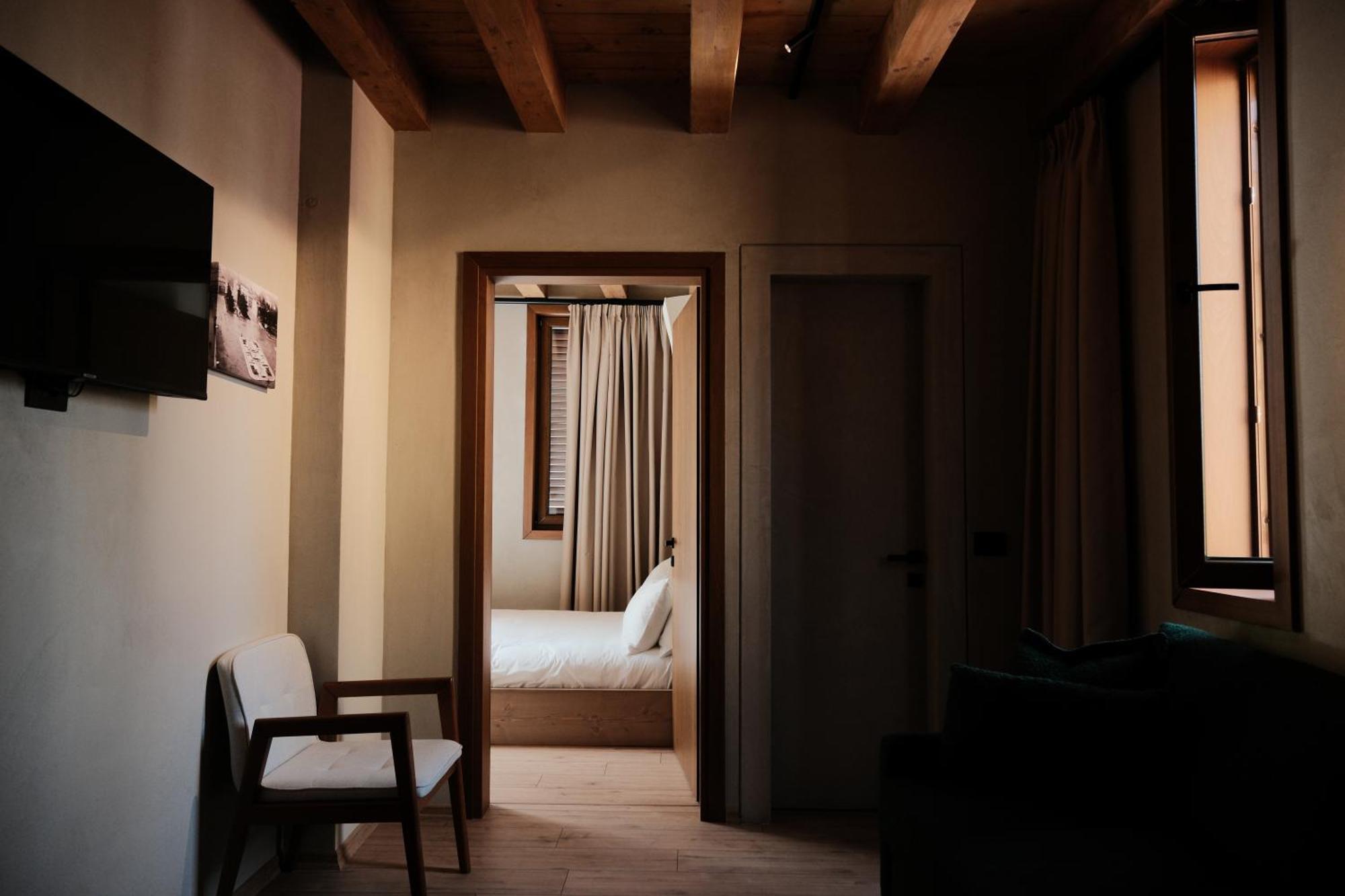 Faces & Places Boutique Hotel Tirana Extérieur photo