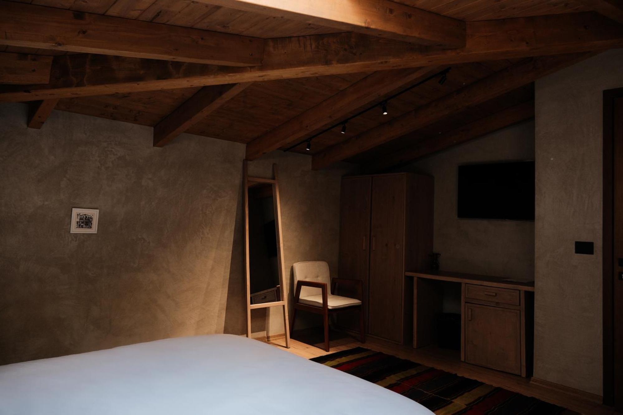 Faces & Places Boutique Hotel Tirana Extérieur photo